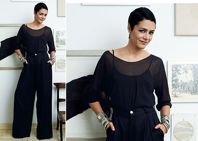 Helena Linhares veste top Uma, calça Pelu e acessórios Olook – Foto: Reprodução/Harper’s Bazaar