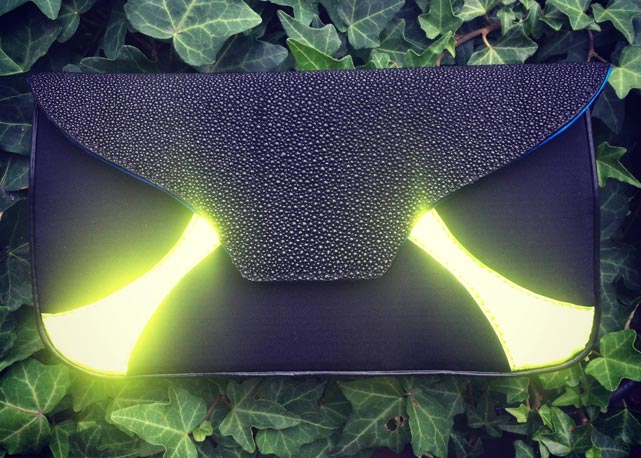 Uma das bolsas da sua parceria com Tyler Alexandra Ellis - Foto: divulgação