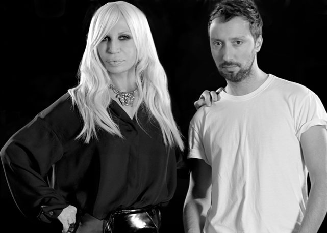 Anthony Vaccarello é o novo parceiro da Versus Versace - Foto: divulgação