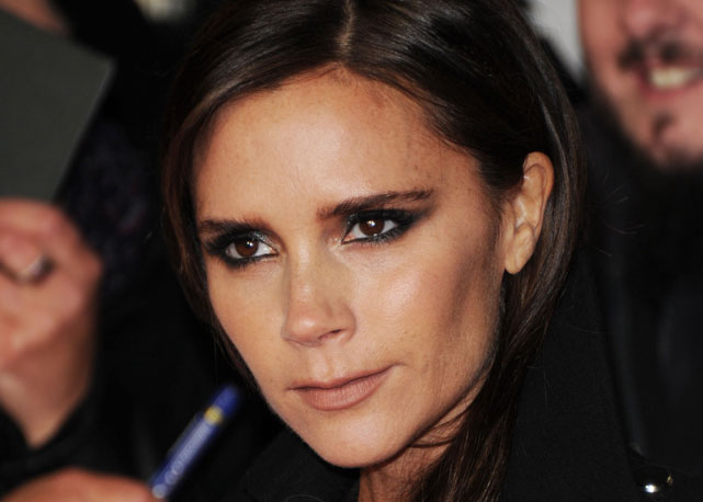 Victoria Beckham, o make escolhido para a premier do documentário "The Class of 92" - Foto: Getty Images