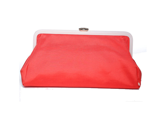 Uma das clutches da coleção SJP - Foto: divulgação
