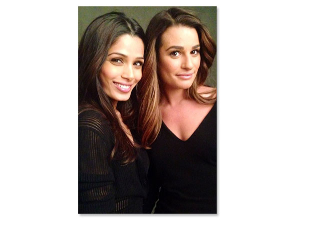 Muito animada pore star trabalhando com a incrível Freida Pinto @BecauseImFreida hoje para a @LOrealParisUSA #BecauseYoureWorthIt" comentou - Foto: Reprodução/Instagram