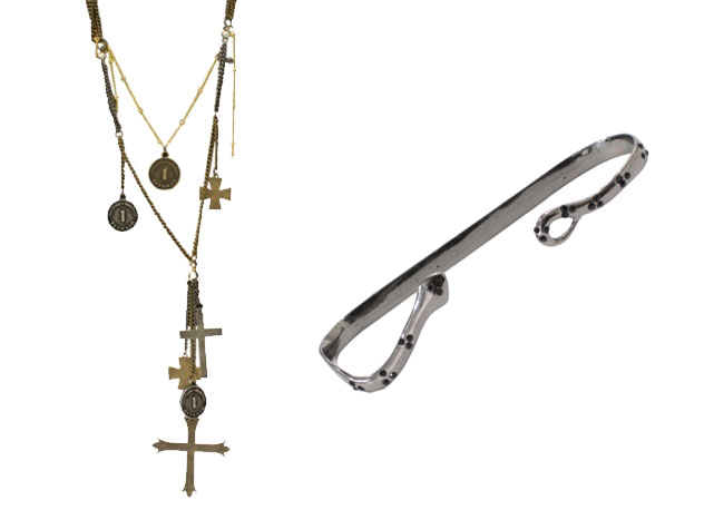 Um dos colares (R$348) e bracelete de mão (R$398) da linha em parceria com a blogueira Helena Bordon - Fotos: divulgação 