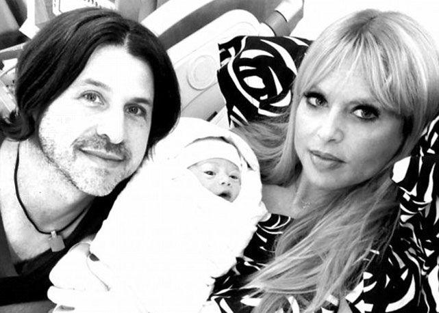 Rachel Zoe com seu segundo filho, Kaius e seu marido Rodger Berman - Foto:reprodução/Instagram