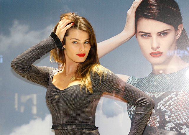 Isabeli Fontana, musa da marca - Foto: Arthur Vahia/SiteRG