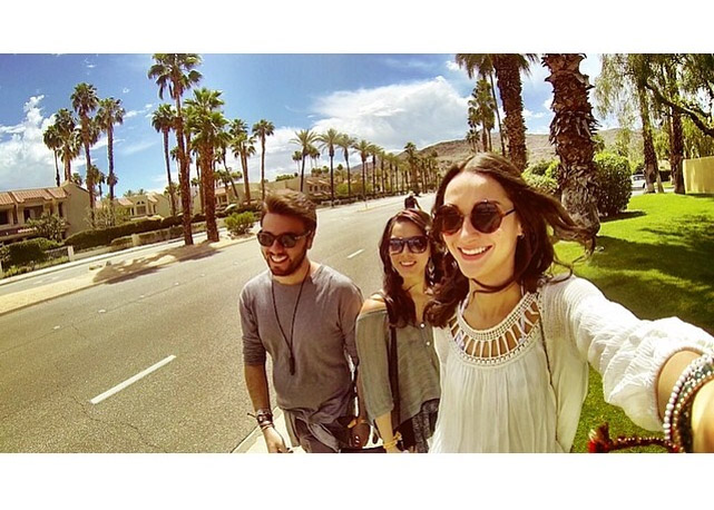 Bruna Tenório com o editor de moda júnior da Bazaar, Marco Gurgel - Foto: reprodução/Instagram