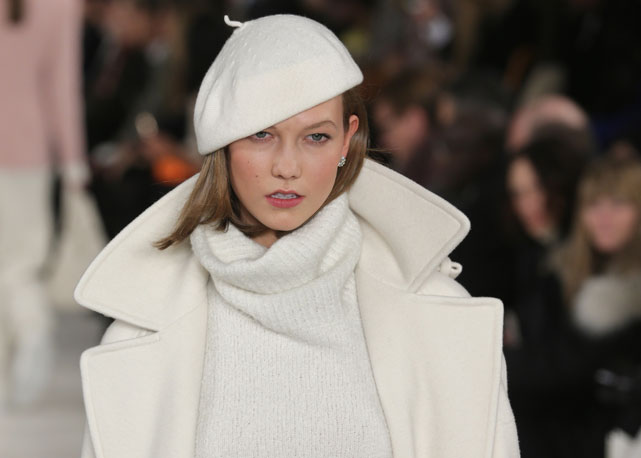 Karlie Kloss na passarela da Ralph Lauren - Foto: Getty Images