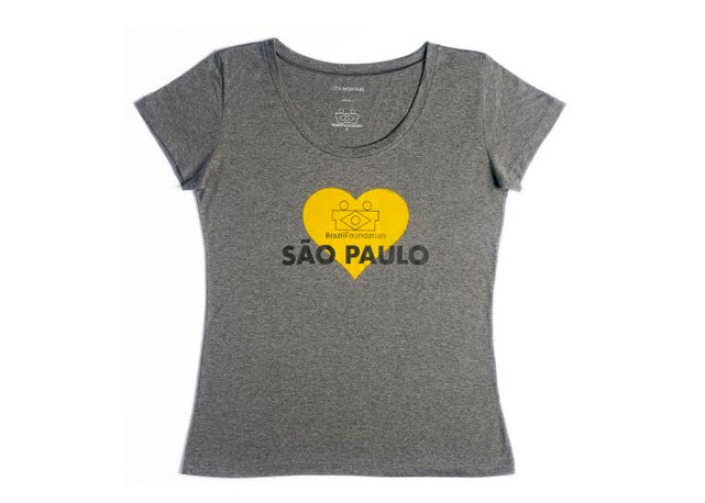 As camisetas Lita Mortari em prol do BrazlFoundation (R$99, cada) - Foto: divulgação