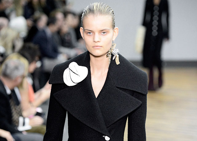 Look da passarela de inverno 2014 da Céline - Foto: Getty Images