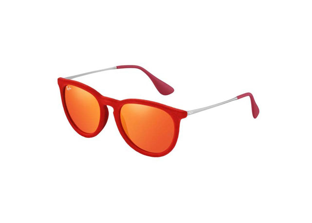 Ray-Ban "Erika" em veludo - Foto: Reprodução