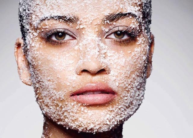 Shanina Shaik fotografada para a Harpers Bazaar México - Foto: reprodução