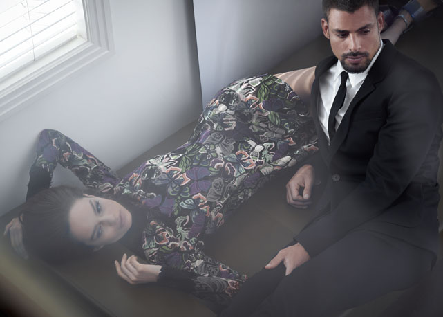 Luma Grothe vestido Valentino e sandálias Fendi. Cauã Reymond veste Ellus - Foto: reprodução Harpers Bazaar