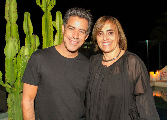 O anfitrião Luiz Calainho com nossa publisher Patricia Carta - Foto: Camila Uchoa/Bazaar