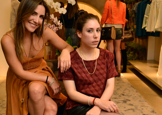 Lilly e Renata Sarti receberam uma turma boa em torno de seu verão - Foto: divulgação