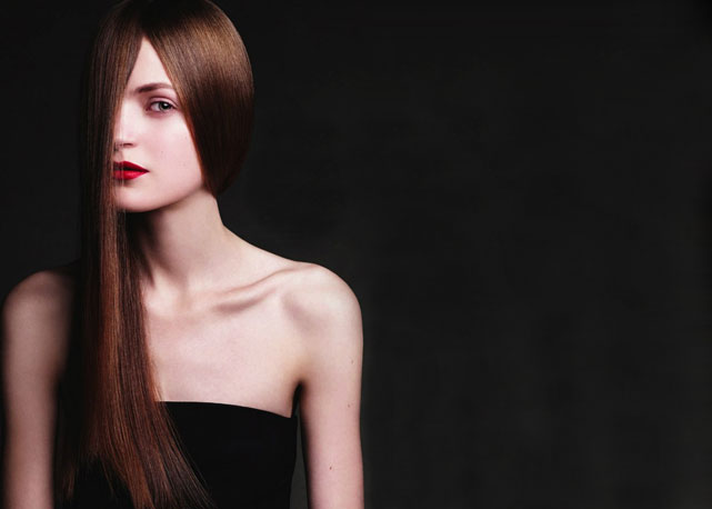 Amanda Norgaard e Magdalena Langrova para Harpers Bazaar UK - Foto: reprodução