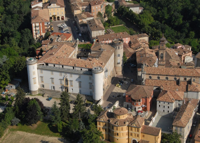 O Castelo de Costigliole d’ Asti, na Itália - Foto:divulgação