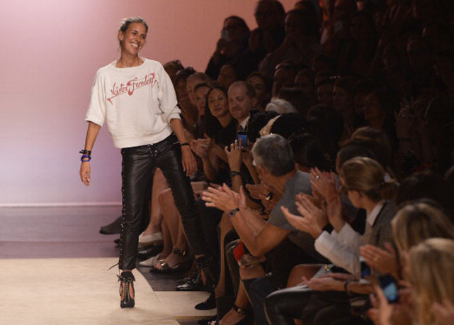 Isabel ao final do desfile da grife que leva o seu nome, na semana de moda de Paris, em 2013 - Foto: Getty Images