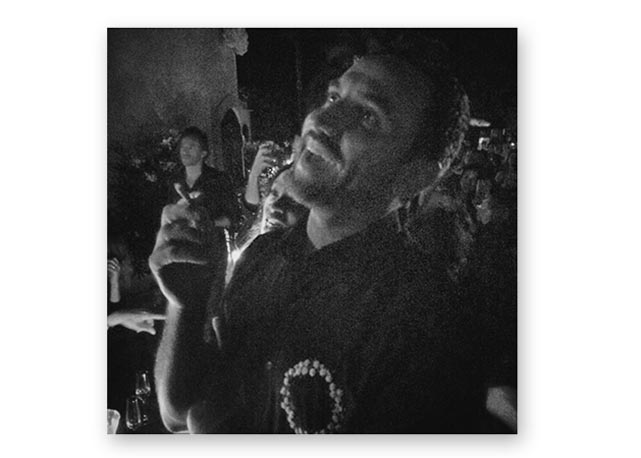 O editor at large da Bazaar US Derek Blasberg mostra toda a alegria do aniversariante em Ibiza - Foto: reprodução/Instagram