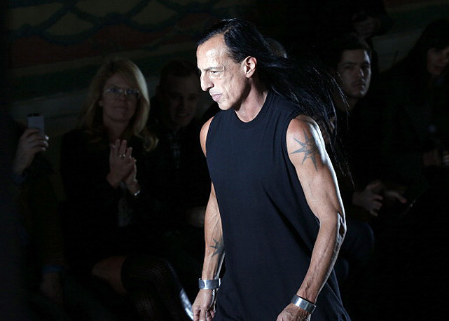 Rick na passarela da semana de moda de Paris - Foto: Getty Images
