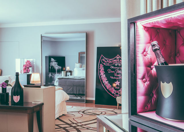 Uma das suítes do hotel, com a decoração especial para o happening - Foto: divulgação