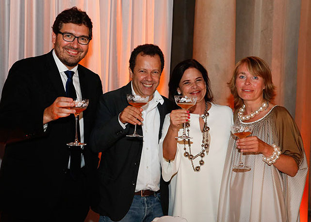 Thibault Cuny, Vik Muniz, Nara Roesler e Axelle De Buffevent - Foto: divulgação