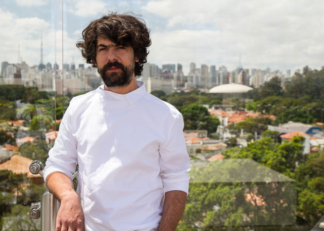 Lucas Nascimento no terraço do Unique - Foto: divulgação