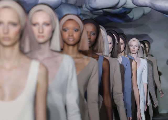 Entrada final do desfile de inverno da Marc Jacobs, uma das marcas que desfila na NYFW - Foto: Getty Images