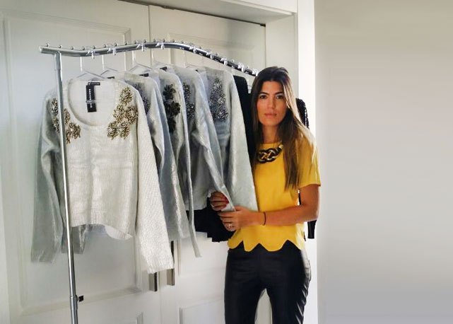 A estilista Silvia Ulson com suas malhas - Foto: divulgação