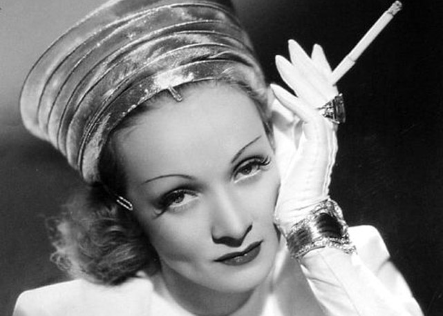 Marlene Dietrich usando joias da grife - Foto: reprodução
