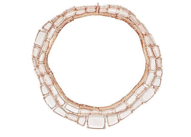 Colar de ouro rosa, quartzos e diamantes Maxior - Foto: reprodução/Harper's Bazaar