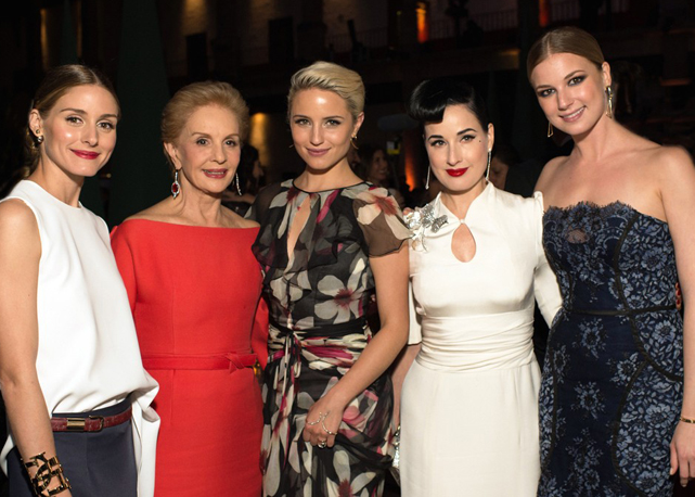 Olivia Palermo, Carolina Herrera, Dianna Agron, Dita Von Teese and Emily VanCamp, todas vestindo Carolina Herrera - Foto: Divulgação