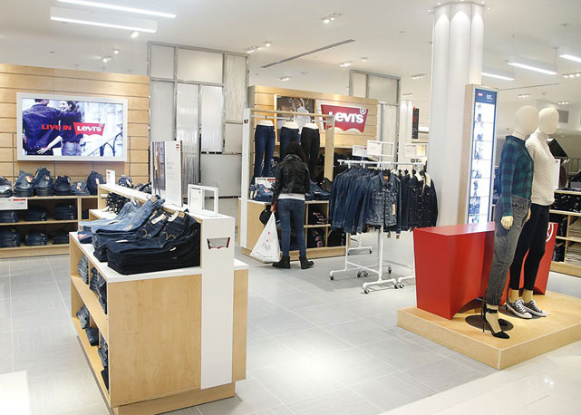 O quarto andar reformado tem uma vasta seleção de denim - Foto: divulgação