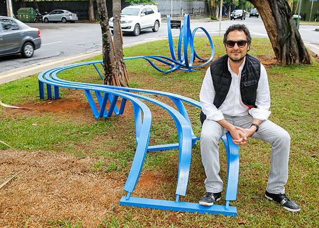  Praça revitalizada fica a poucos metros da loja do designer de joias - Foto: divulgação