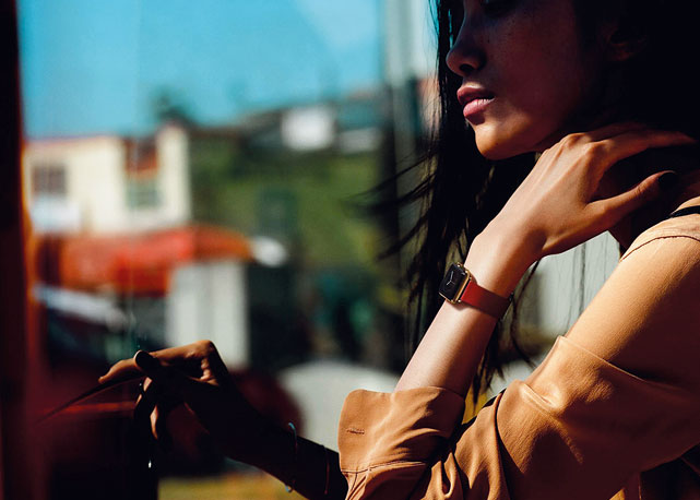 Campanha do Apple Watch por David Sims - Foto: reprodução/Harper's Bazaar