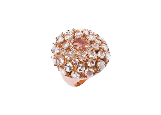 Anel de ouro rosa diamantes brancos e padparacha - Foto: divulgação