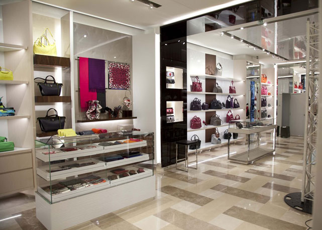 Dentro da nova loja da Longchamp em Paris - Foto: reprodução