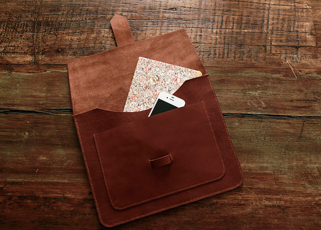 Clutch Tramonto (R$ 295) - Foto: divulgação