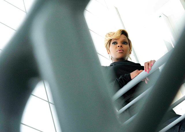 A cantora Mary J. Blige em ensaio fotografado em Londres, sua nova casa musical - Foto: divulgação