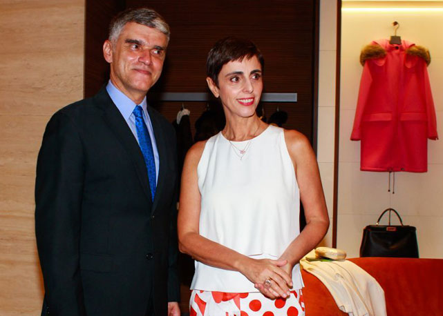 Os palestrantes João Braga e Lilian Pacce - Foto: Arthur Vahia/divulgação