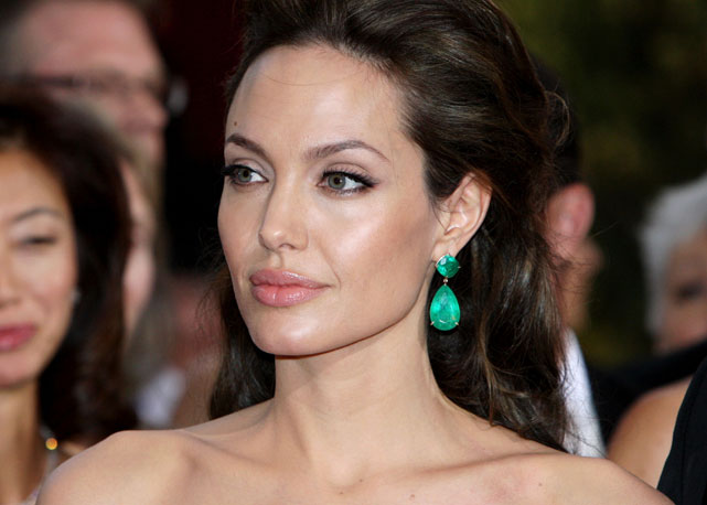 Angelina Jolie ao chegar no Oscar de 2009 - Foto: Getty Images