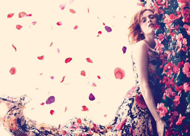 Flores são presentes sempre perfeitos! - Foto: reprodução/Harper's Bazaar