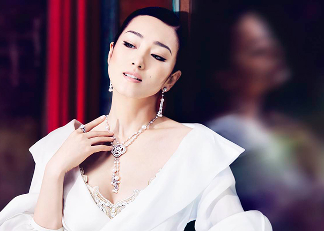 Gong Li em campanha da Piaget - Foto: reprodução