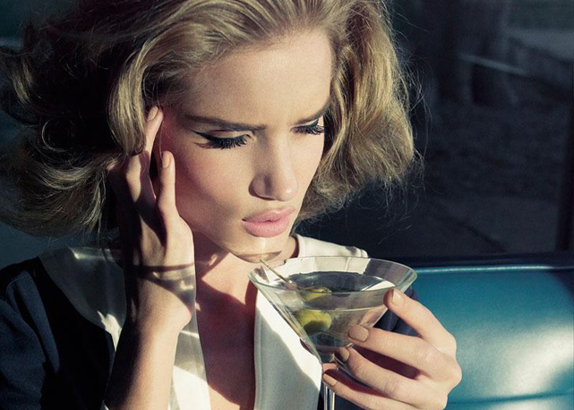 Rosie Huntington-Whiteley - Foto: Tom Munro para Harper's Bazaar