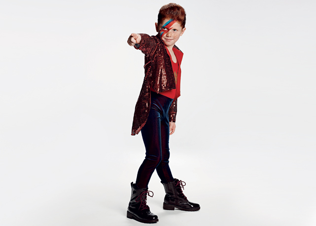 David Bowie: Fabrício de fraque, R$ 165, e regata, R$ 179, Chicletaria, calça, R$ 123, Camu Camu, e coturnos, R$ 199, Zara - Foto: Renné Castrucci e edição de Lucas Boccalão