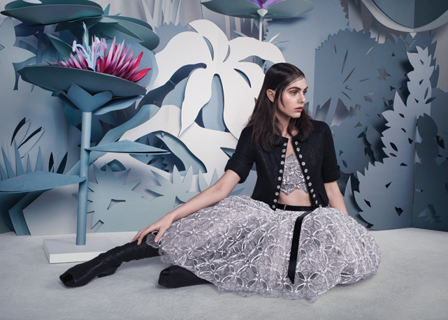 Modelo Anja Cihoric (Supreme) no editorial exclusivo da Chanel - Foto: Jeremy James/Harper`s Bazaar Brasil