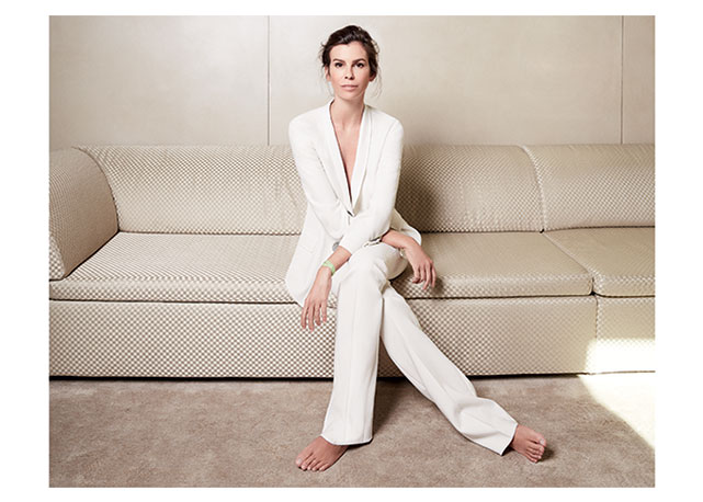 Chris Pitanguy veste ternos Giorgio Armani verão 2015 - Foto: Adriano Russo, styling Sara Francia e direção criativa Armando Palha
