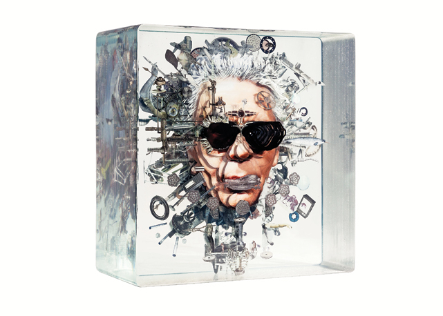 Karl Lagerfeld “Nunca me perguntei sobre meu processo criativo. Apenas trabalho.”
