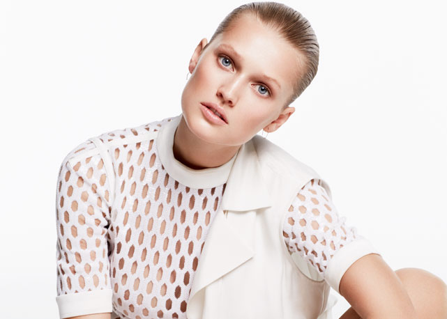Toni Garrn nas páginas da nossa revista - Foto: reprodução/Harper's Bazaar
