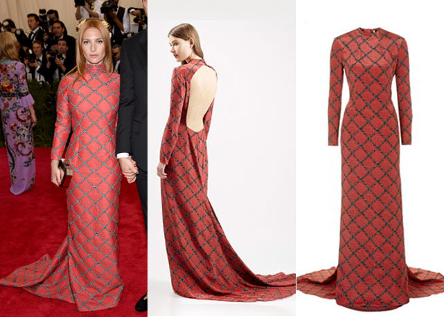 Joséphine de la Baume com seu look e o look à venda na Topshop £ 200 (cerca de R$ 933) - Foto: reprodução