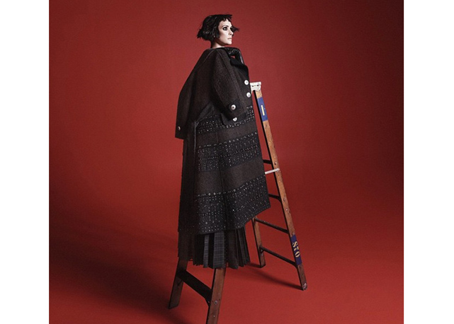 Mais um clique de Winona para a campanha de inverno 2016 de Marc Jacobs. Foto: divulgação